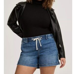 Torrid Weekend Pull On Mid-Rise Denim Shorts Sz 1‎ Super Soft